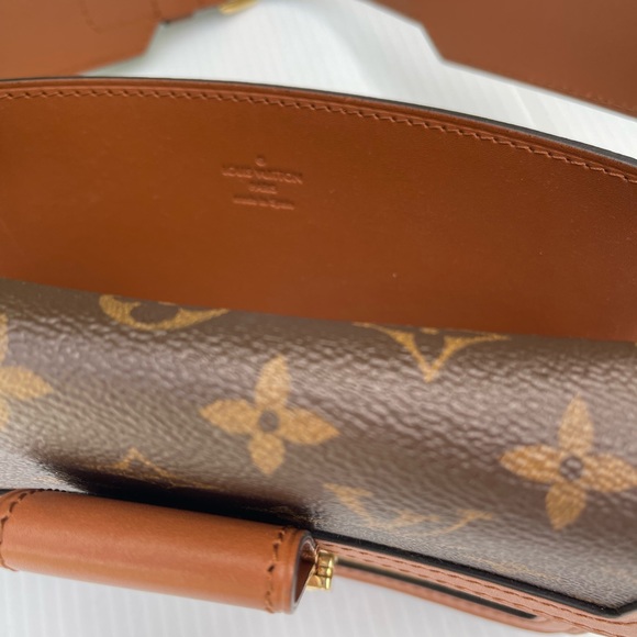 Louis Vuitton belt bag - Picture 15 of 16